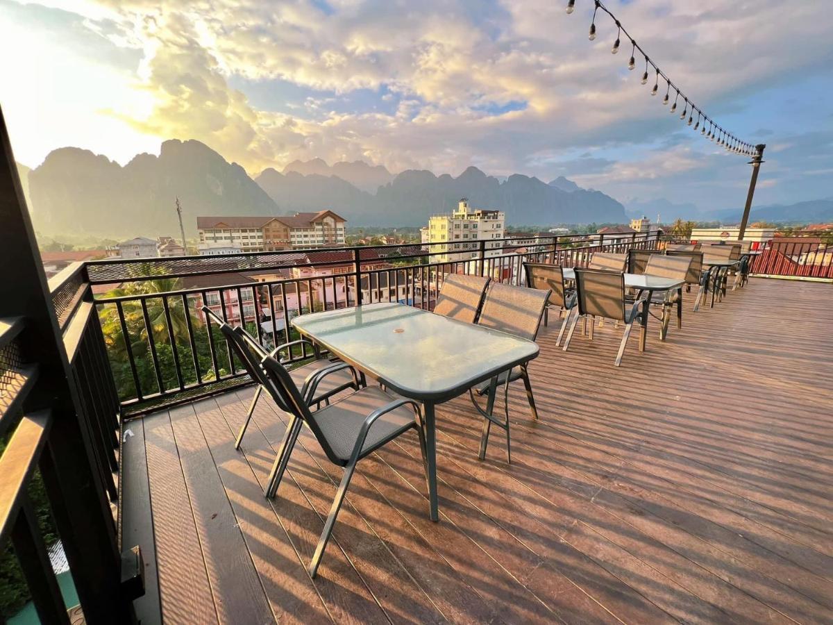 M&M Hotel Vang Vieng Buitenkant foto